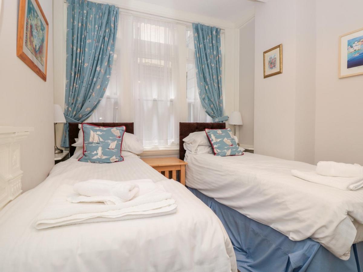 2 York House Apartment Dartmouth Bagian luar foto
