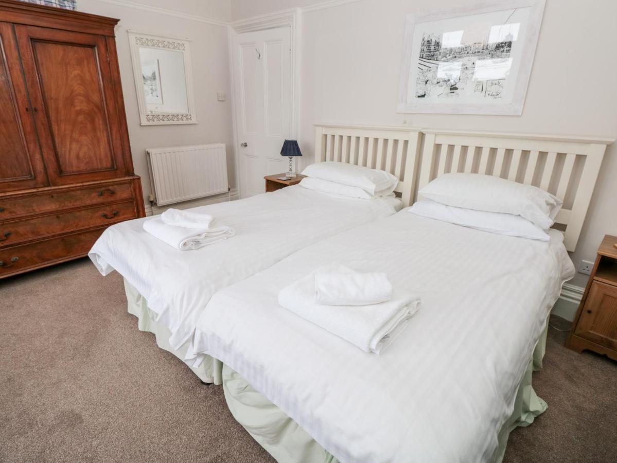 2 York House Apartment Dartmouth Bagian luar foto