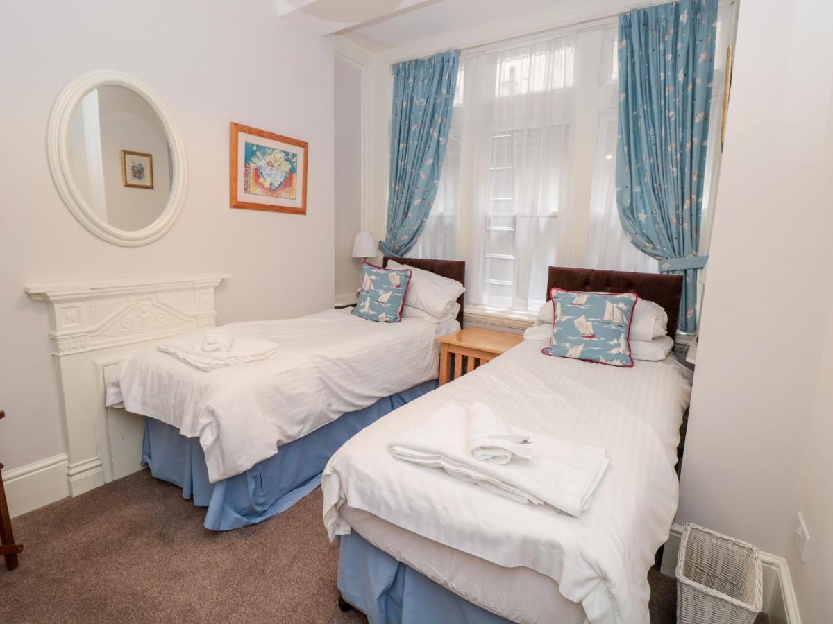 2 York House Apartment Dartmouth Bagian luar foto